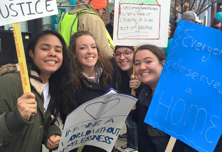 Angelica Caellan '18, Erin Dempsey '18, Carolyn Gatti '18, and Samantha Urbino '18